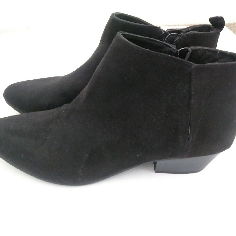 New Old Navy Booties size 10
